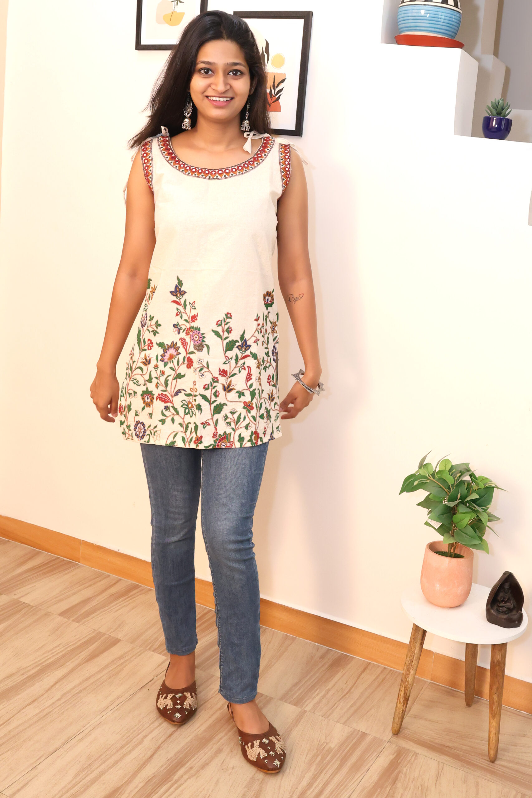 Ivory bloom short kurti - Image 2