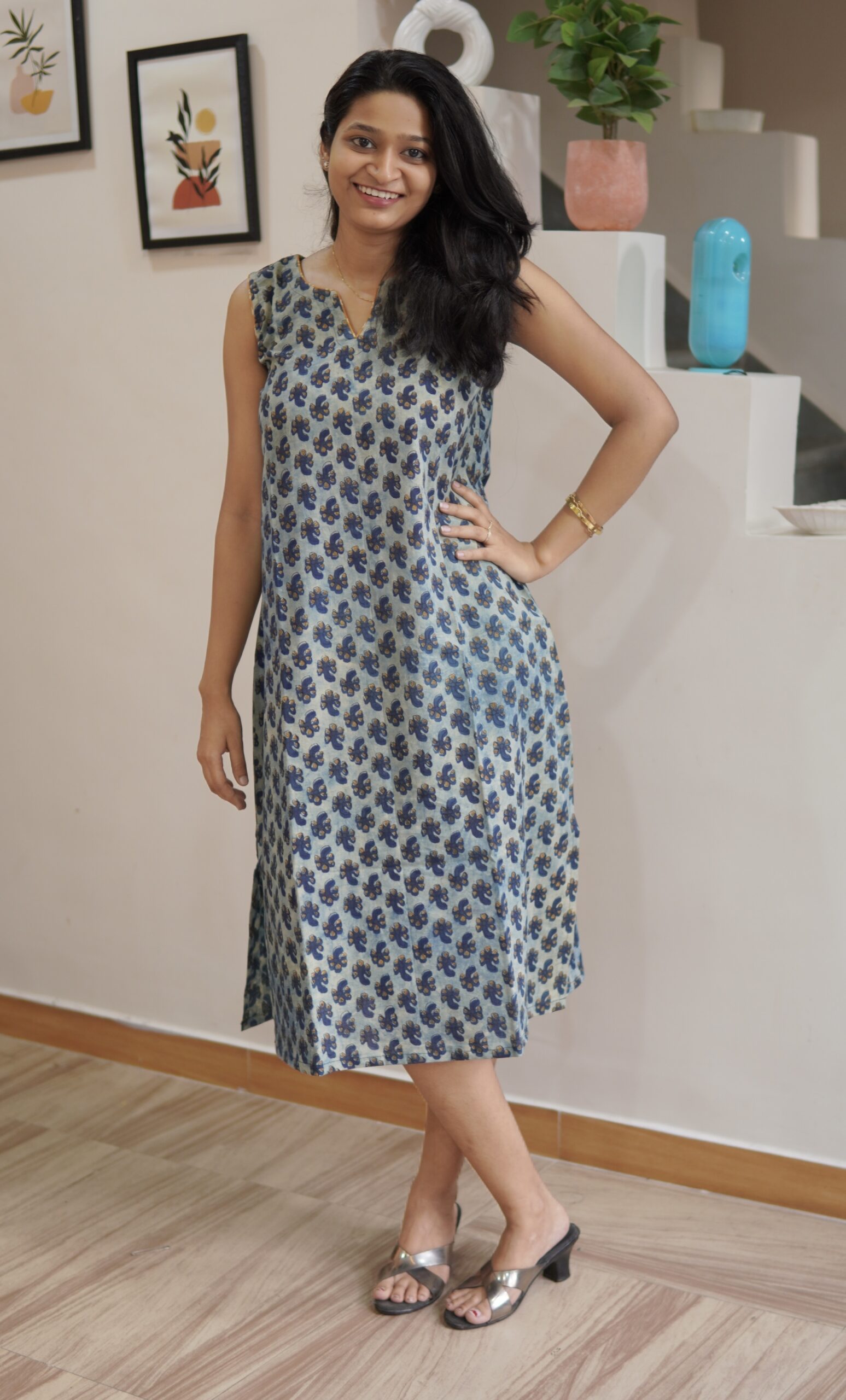 Vansapti A-line slit dress